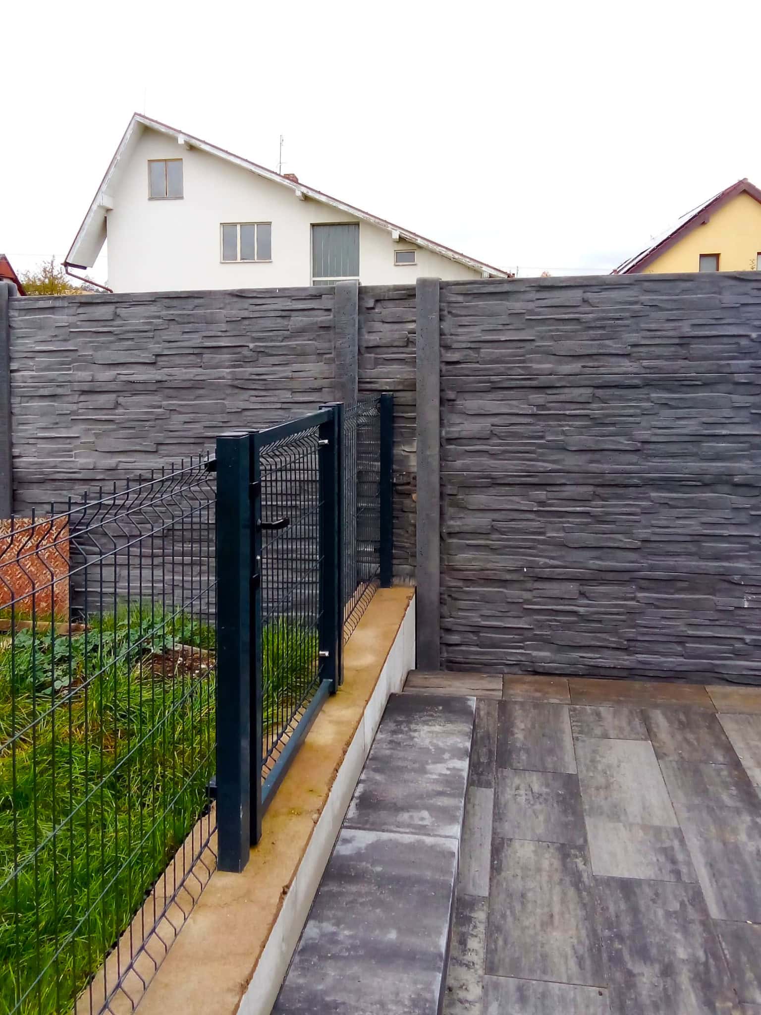 6bb3eab3-1229-464d-9796-e2915f03fe8e